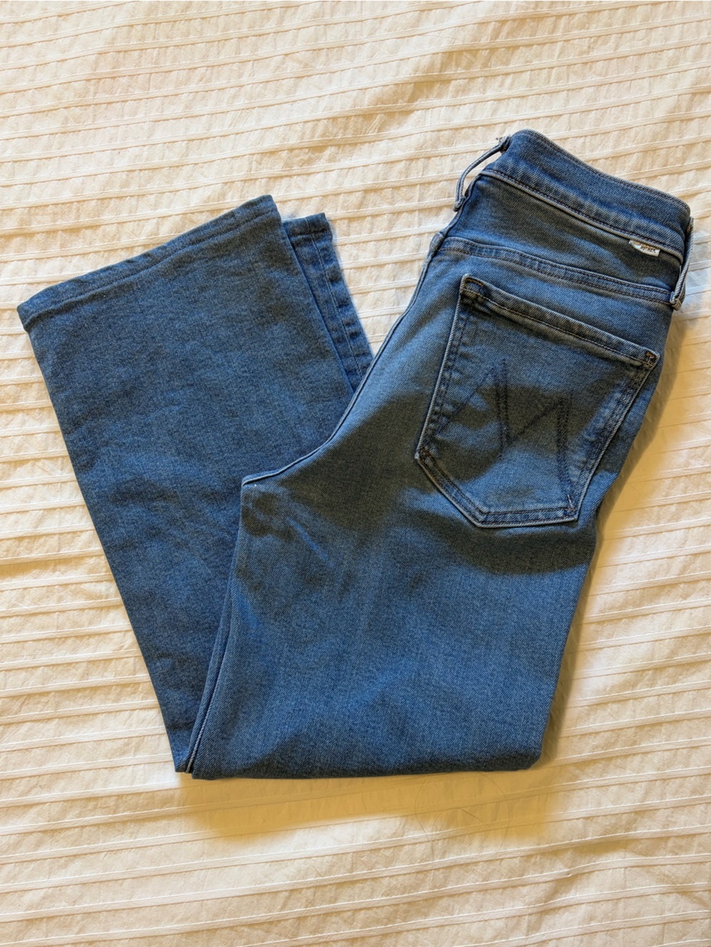 MOTHER- size 28 The Lil' Zip Rambler Flood.